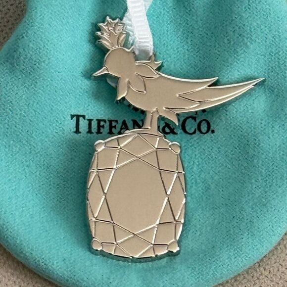 Tiffany & Co. Limited Edition Schlumberger Charm with Box, Bag and Pouch - Picture 1 of 5